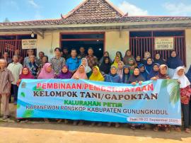 PEMBINAAN KELOMPOK TANI PADUKUHAN SIYONO B DAN SIYONO C